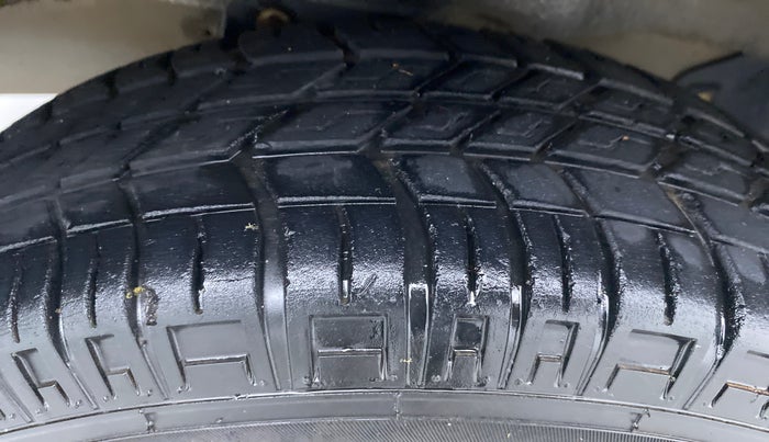 2019 Maruti Eeco 5 STR WITH AC PLUSHTR, Petrol, Manual, 26,919 km, Left Front Tyre Tread