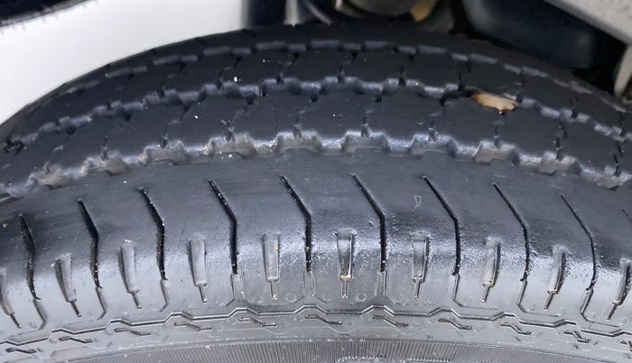2019 Maruti Eeco 5 STR WITH AC PLUSHTR, Petrol, Manual, 26,919 km, Right Rear Tyre Tread