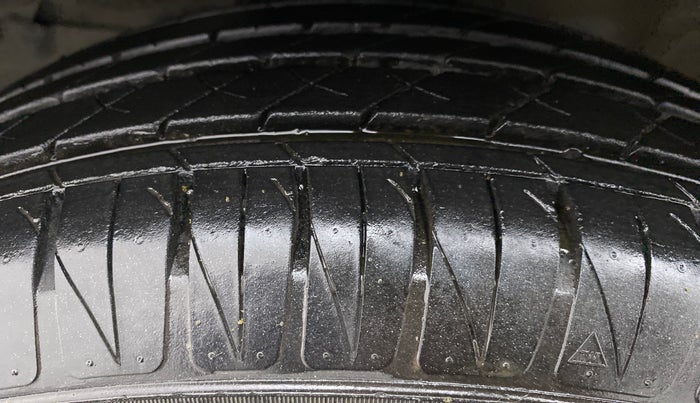 2015 Honda City V MT PETROL, Petrol, Manual, 60,150 km, Left Front Tyre Tread