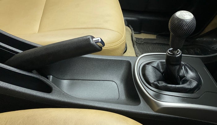 2015 Honda City V MT PETROL, Petrol, Manual, 60,150 km, Gear Lever