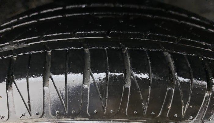 2015 Honda City V MT PETROL, Petrol, Manual, 60,150 km, Left Rear Tyre Tread