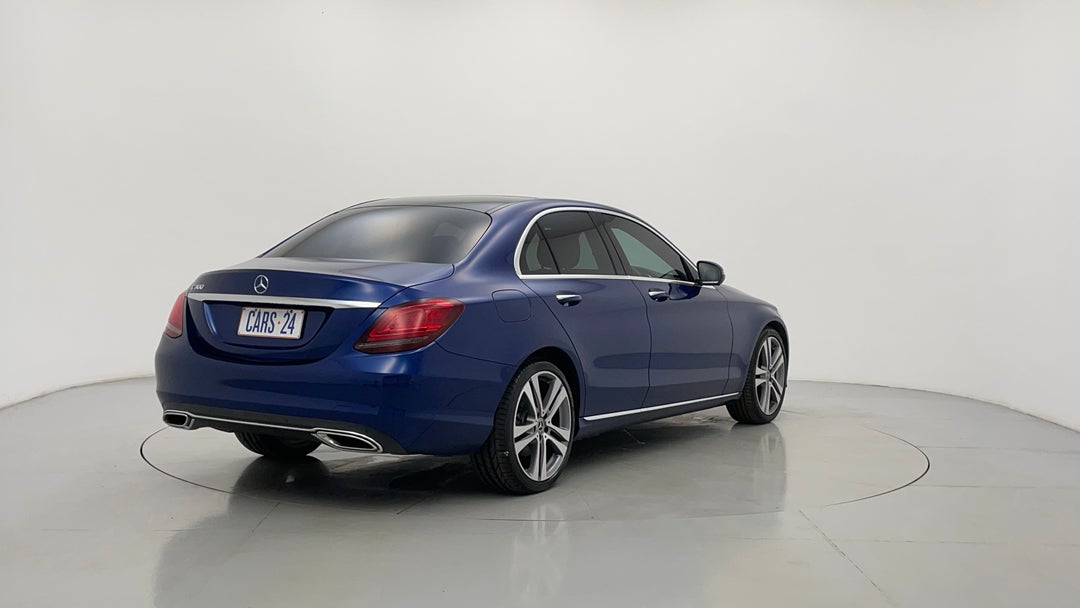 Right Back Diagonal (45- Degree) View