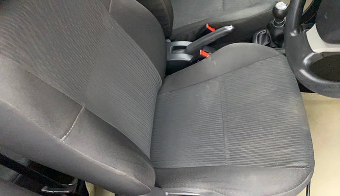 2016 Maruti Swift VXI, Petrol, Manual, 38,025 km, Driver seat - Cover slightly stained