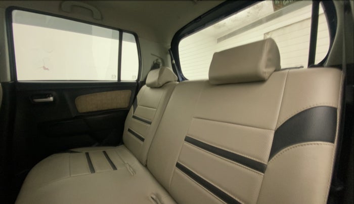 2017 Maruti Wagon R 1.0 VXI+ (O) MT, Petrol, Manual, 19,526 km, Right Side Rear Door Cabin