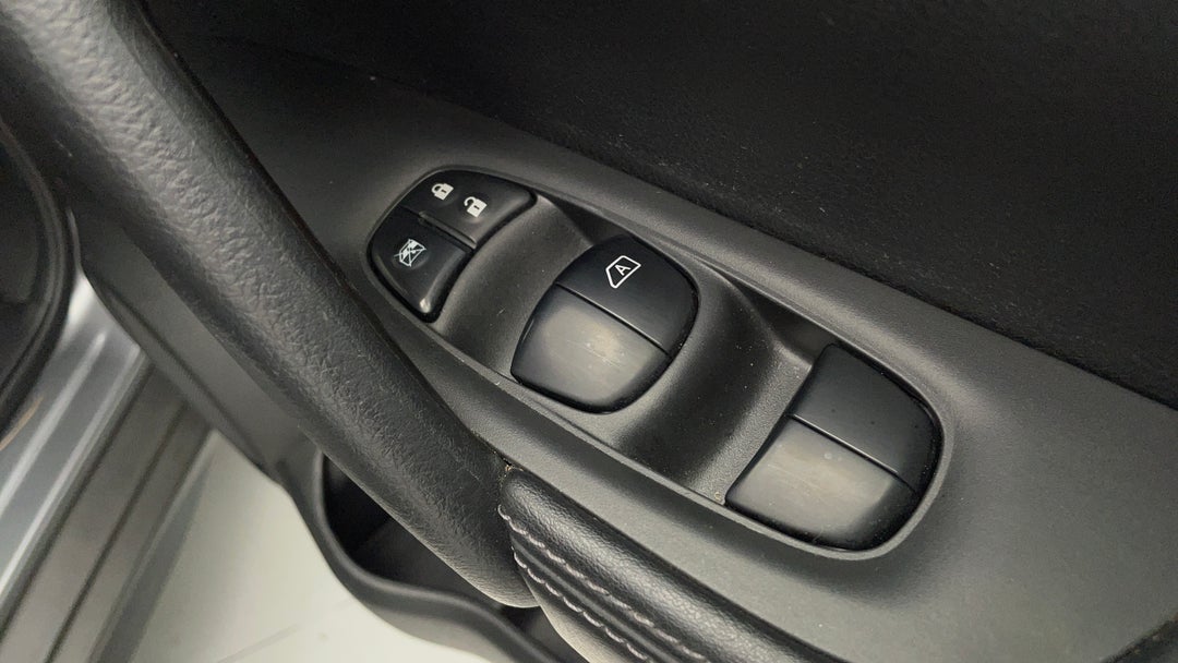 2018 Nissan X-trail St (2wd), Automatic, 94160 km, Drivers Side Door Panel Controls