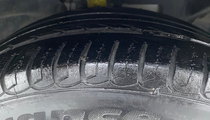 2019 Ford Ecosport 1.5TITANIUM TDCI, Diesel, Manual, 49,801 km, Right Front Tyre Tread