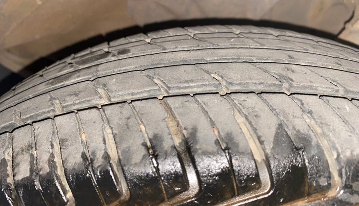 2017 Datsun Redi Go T (O), Petrol, Manual, 81,565 km, Right Front Tyre Tread