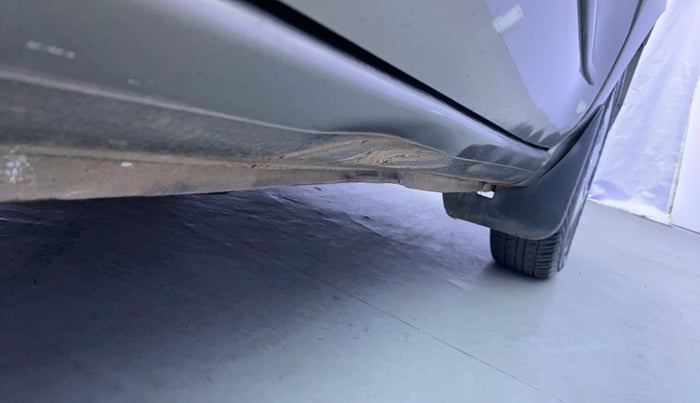 2017 Datsun Redi Go T (O), Petrol, Manual, 81,565 km, Right running board - Slightly dented