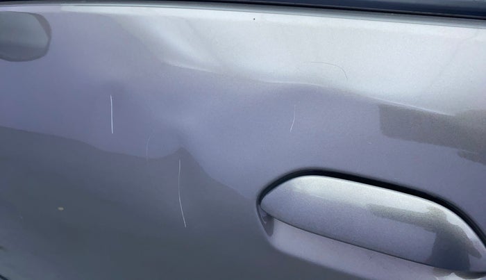 2017 Datsun Redi Go T (O), Petrol, Manual, 81,565 km, Front passenger door - Slightly dented