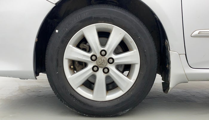 2012 Toyota Corolla Altis G, Petrol, Manual, 28,985 km, Left Front Wheel