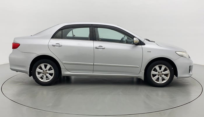 2012 Toyota Corolla Altis G, Petrol, Manual, 28,985 km, Right Side View