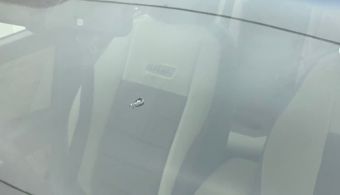 2013 Hyundai Verna FLUIDIC 1.6 VTVT EX, Petrol, Manual, 50,574 km, Front windshield - Minor spot on windshield