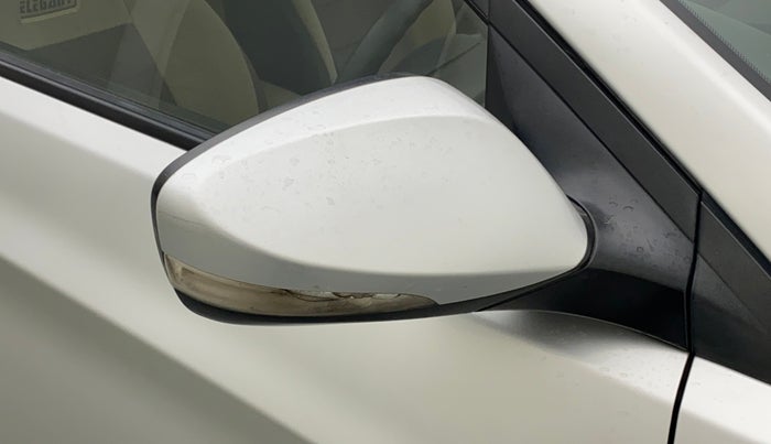 2013 Hyundai Verna FLUIDIC 1.6 VTVT EX, Petrol, Manual, 50,574 km, Right rear-view mirror - Indicator light has minor damage