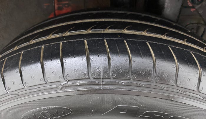2015 Hyundai Elite i20 SPORTZ 1.2, Petrol, Manual, 76,209 km, Left Rear Tyre Tread