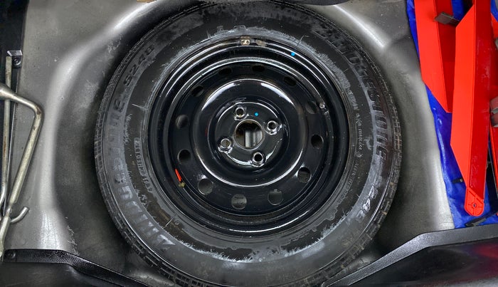 2015 Maruti Swift VXI D, Petrol, Manual, 31,335 km, Spare Tyre
