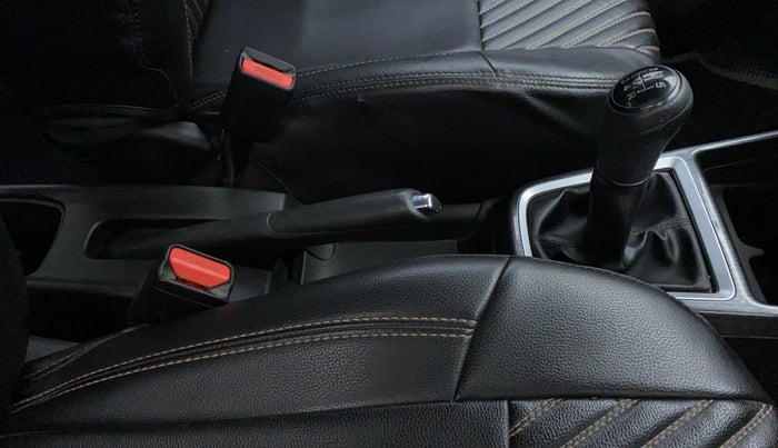 2020 Maruti Swift VXI, Petrol, Manual, 50,879 km, Gear Lever