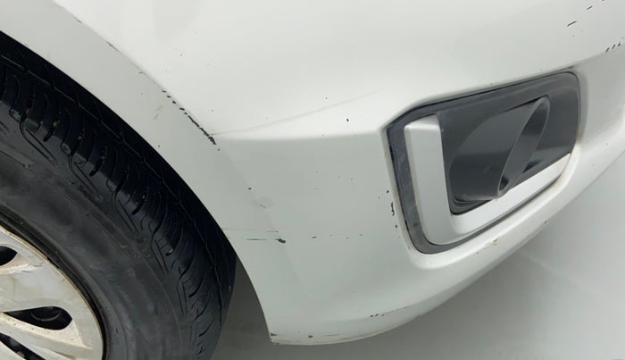 2017 Maruti Swift VXI O, Petrol, Manual, 1,02,887 km, Front bumper - Minor scratches