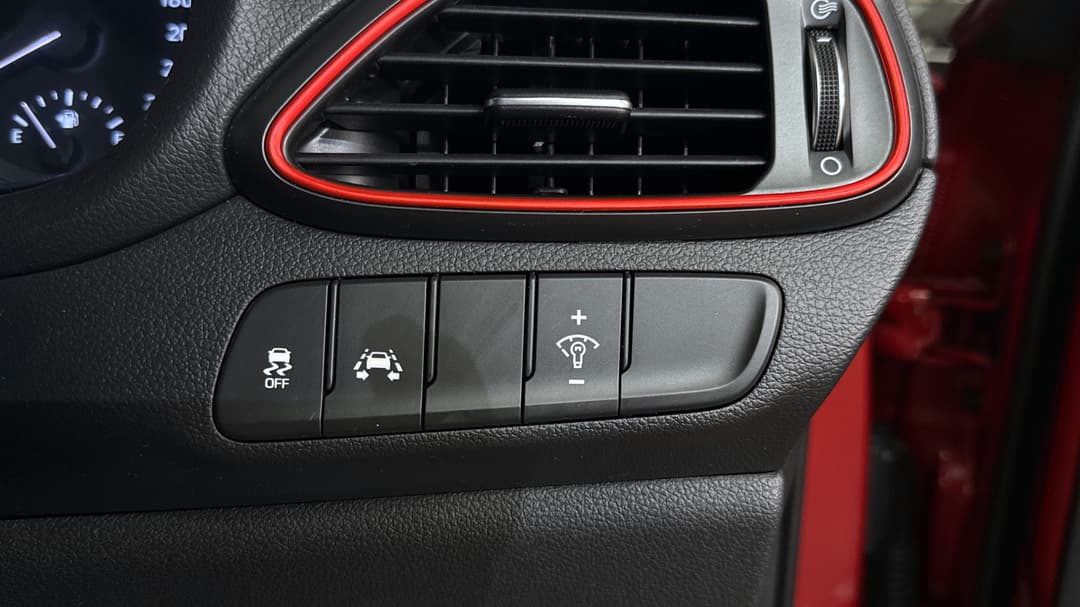 2020 Hyundai i30 N Line, Automatic, 112589 km, Utility Switches/Buttons