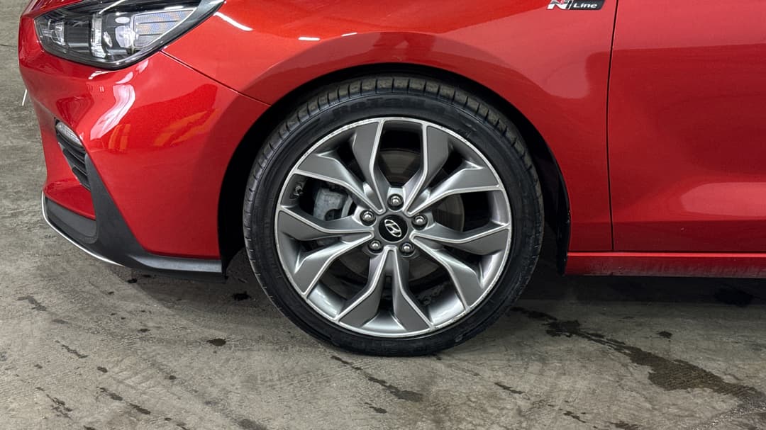2020 Hyundai i30 N Line, Automatic, 112589 km, Left Front Wheel