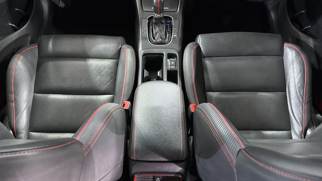 2020 Hyundai i30 N Line, Automatic, 112589 km, Center Console