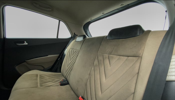 2014 Hyundai Grand i10 SPORTZ 1.2 KAPPA VTVT, Petrol, Manual, 63,289 km, Right Side Rear Door Cabin
