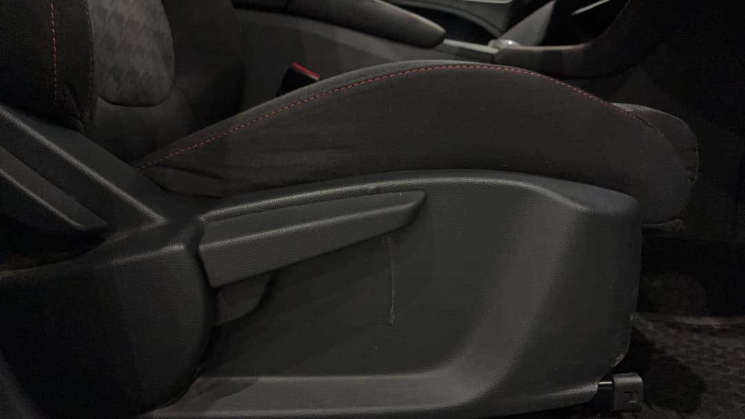2022 MG ZS EV Excite, Automatic, 21301 km, Drivers Side Adjustment Panel