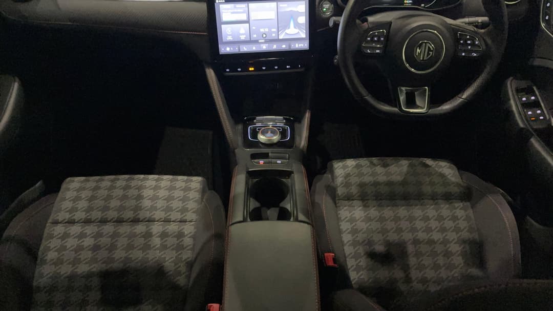 2022 MG ZS EV Excite, Automatic, 21301 km, Center Console