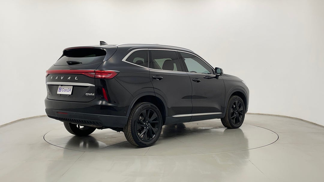 Right Back Diagonal (45- Degree) View