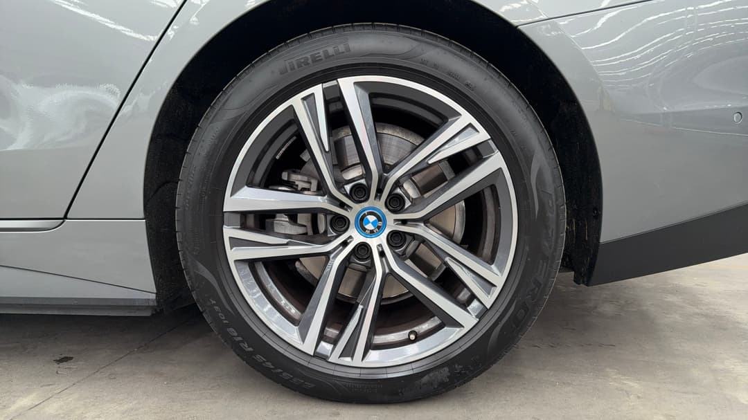2024 BMW I4 Edrive35 Gran Coupe, Automatic, 44774 km, Left Rear Wheel