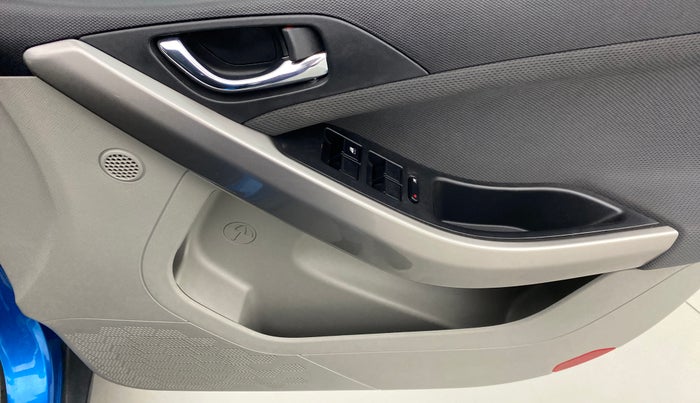 2019 Tata NEXON XZA + 1.2 PETROL A/T, Petrol, Automatic, 10,953 km, Driver Side Door Panels Control