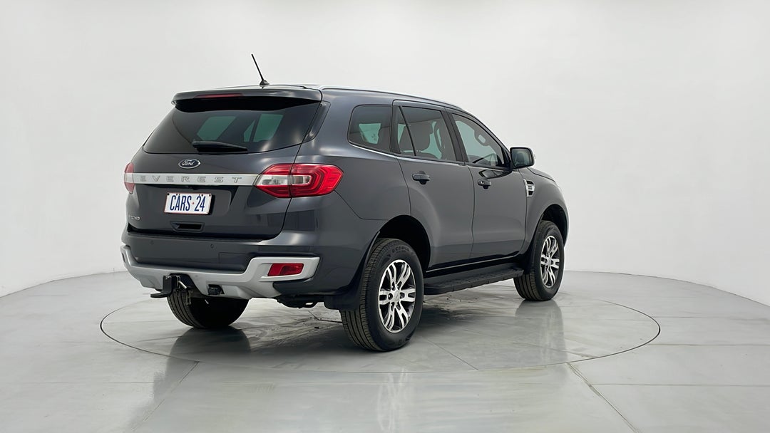 Right Back Diagonal (45- Degree) View