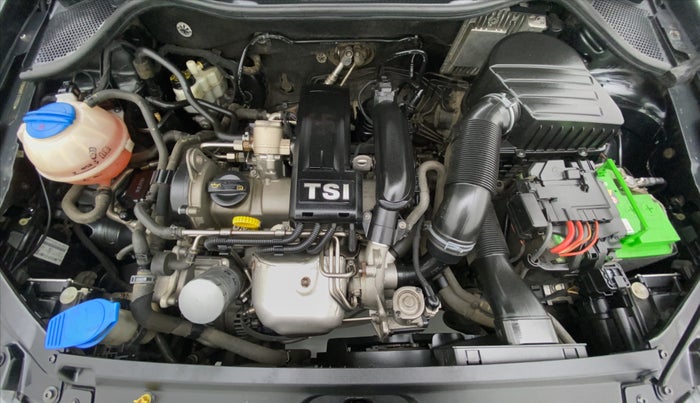 2017 Volkswagen Vento HIGHLINE 1.2 TSI AT, Petrol, Automatic, 68,162 km, Open Bonet