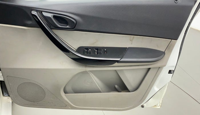 2019 Tata Tiago XZA 1.2 REVOTRON, Petrol, Automatic, 52,164 km, Driver Side Door Panels Control