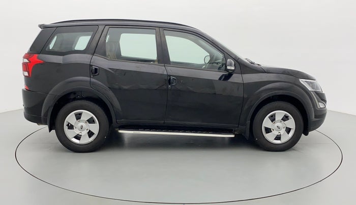 2019 Mahindra XUV500 W7 FWD, Diesel, Manual, 17,141 km, Right Side View