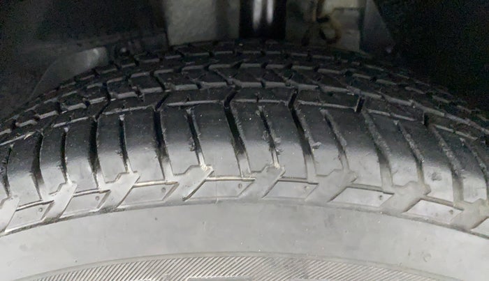 2019 Mahindra XUV500 W7 FWD, Diesel, Manual, 17,141 km, Left Front Tyre Tread
