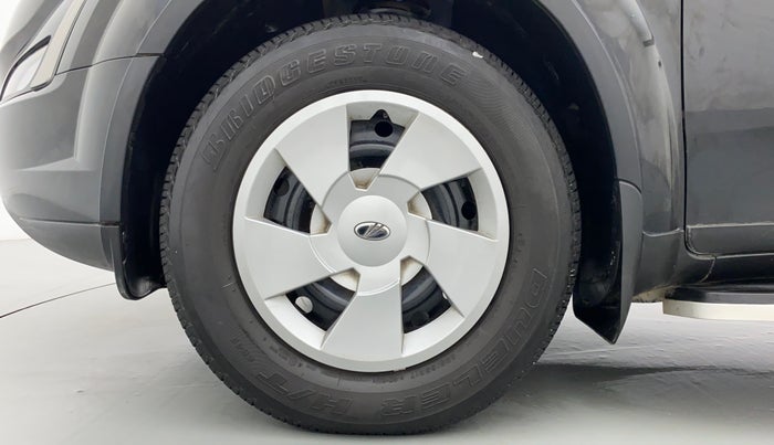 2019 Mahindra XUV500 W7 FWD, Diesel, Manual, 17,141 km, Left Front Wheel