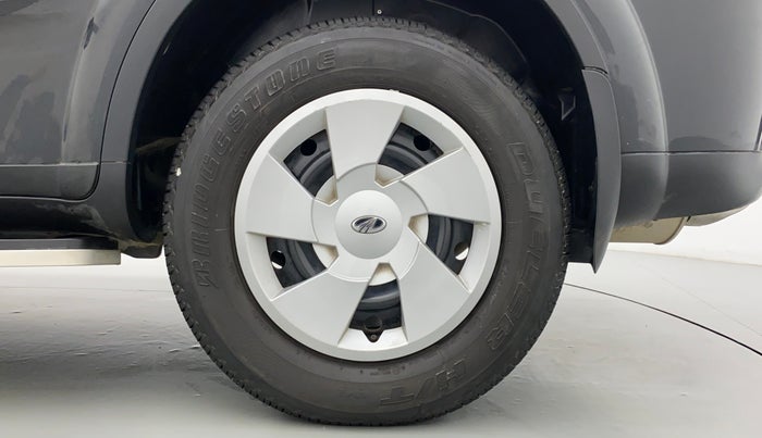 2019 Mahindra XUV500 W7 FWD, Diesel, Manual, 17,141 km, Left Rear Wheel
