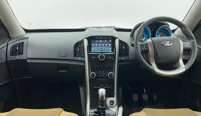 2019 Mahindra XUV500 W7 FWD, Diesel, Manual, 17,141 km, Dashboard