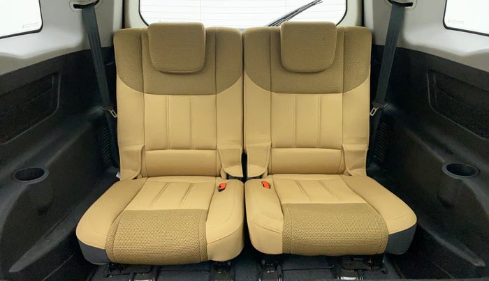 2019 Mahindra XUV500 W7 FWD, Diesel, Manual, 17,141 km, Third Seat Row ( optional )