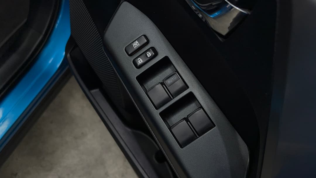 2016 Toyota RAV4 Gxl (4x4), Automatic, 115172 km, Drivers Side Door Panel Controls