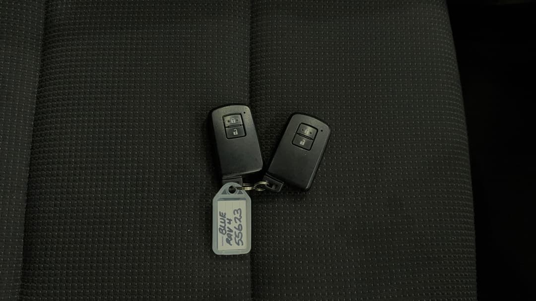 2016 Toyota RAV4 Gxl (4x4), Automatic, 115172 km, Key Close-up