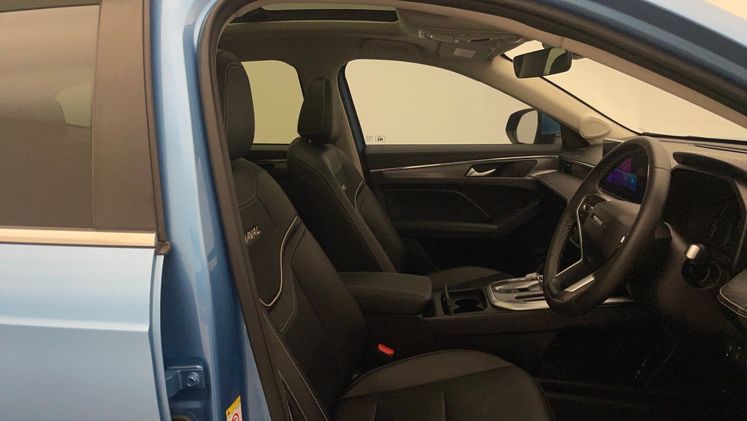 2023 GWM Haval Jolion Ultra Hybrid, Automatic, 25598 km, Right Side Front Door Cabin View