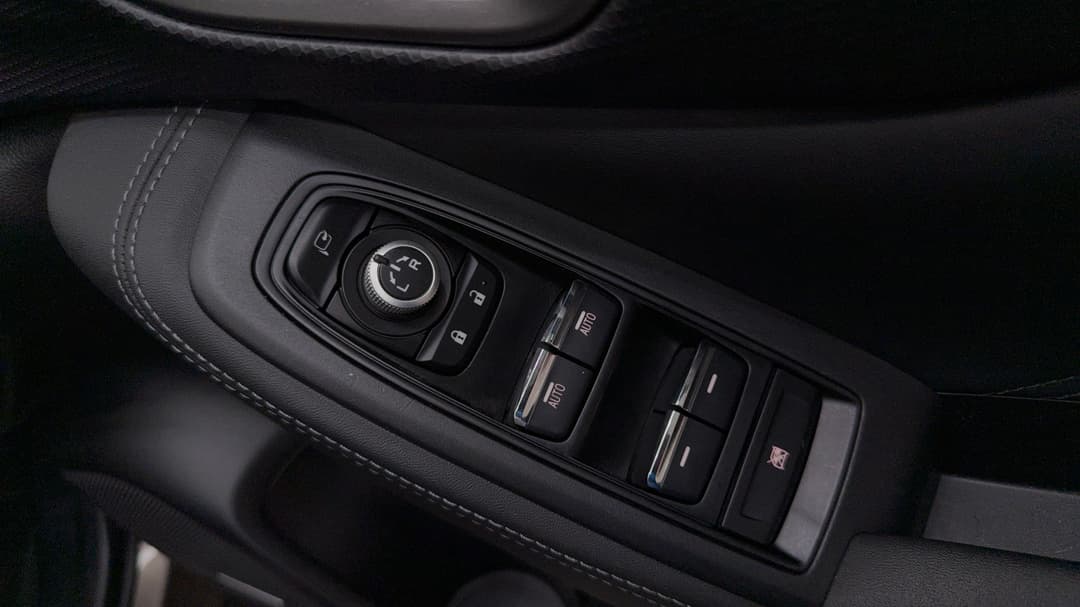 2018 Subaru Forester 2.5i-s (AWD), Automatic, 98794 km, Drivers Side Door Panel Controls