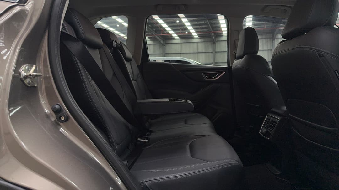 2018 Subaru Forester 2.5i-s (AWD), Automatic, 98794 km, Right Side Rear Door Cabin View