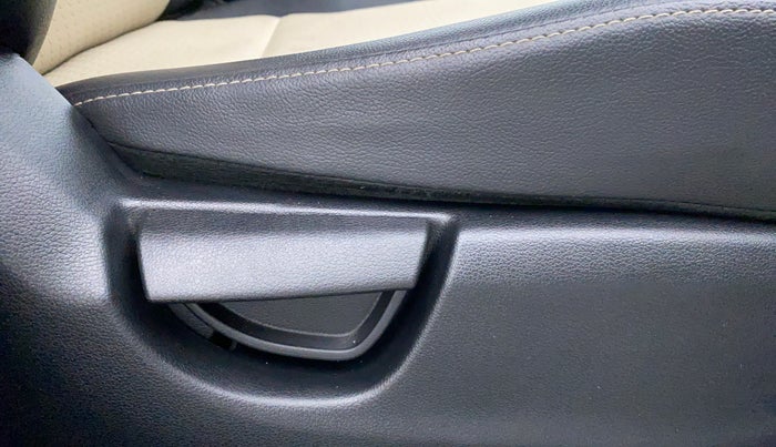 2019 Hyundai NEW SANTRO 1.1 SPORTS AMT, Petrol, Automatic, 30,912 km, Driver Side Adjustment Panel