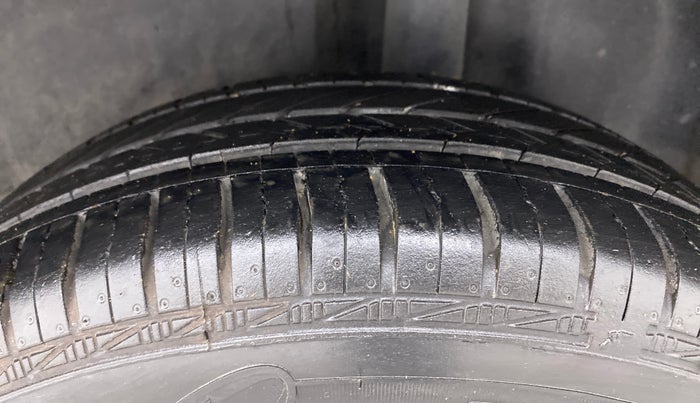 2018 Volkswagen Polo TRENDLINE 1.0L, Petrol, Manual, 69,331 km, Left Rear Tyre Tread