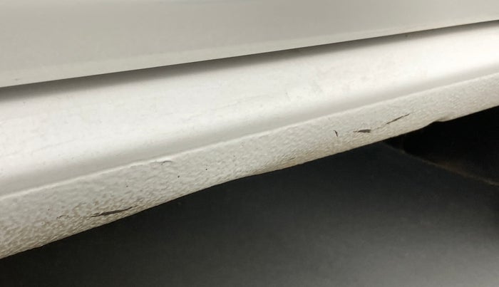 2018 Volkswagen Polo TRENDLINE 1.0L, Petrol, Manual, 69,331 km, Right running board - Minor scratches