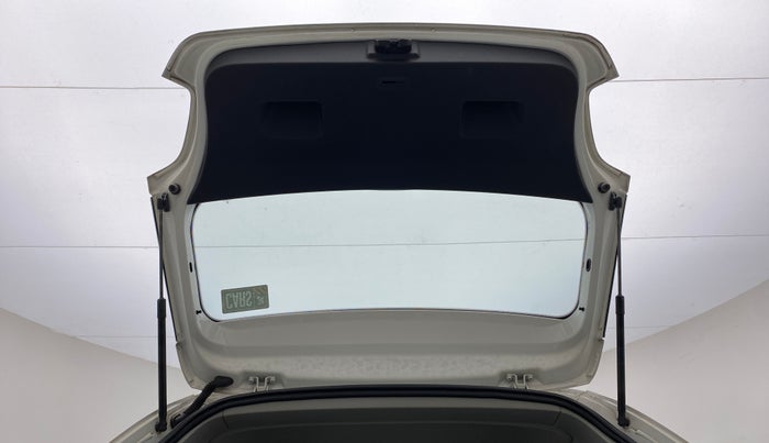 2018 Volkswagen Polo TRENDLINE 1.0L, Petrol, Manual, 69,331 km, Boot Door Open
