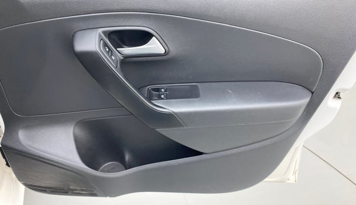 2018 Volkswagen Polo TRENDLINE 1.0L, Petrol, Manual, 69,331 km, Driver Side Door Panels Control
