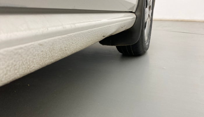 2018 Volkswagen Polo TRENDLINE 1.0L, Petrol, Manual, 69,331 km, Right running board - Slightly dented
